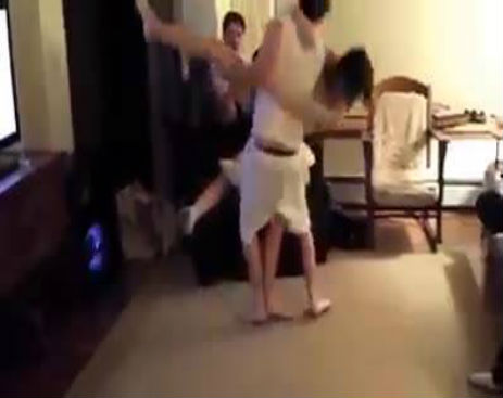 10676105_584321391695456_584321295028799_10399_1472_b