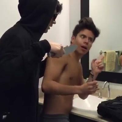 11188875_670317209762540_1665135977_n