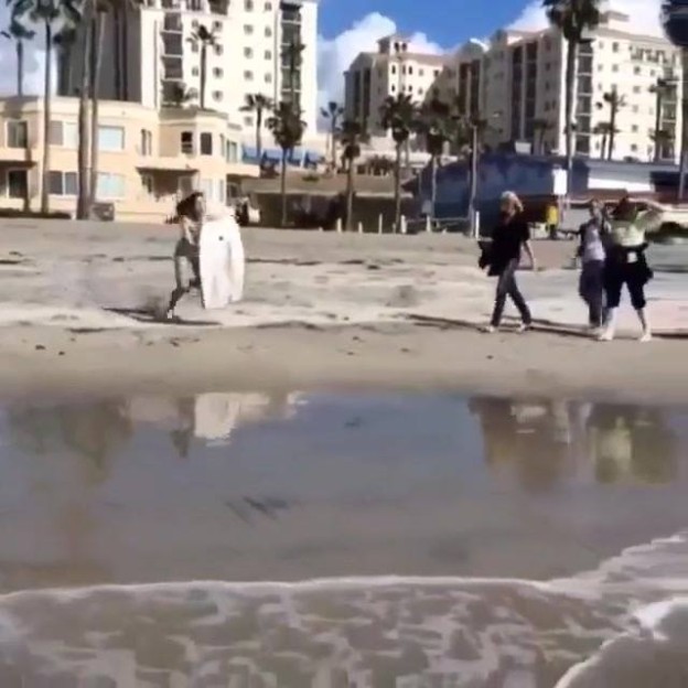 11189033_678048365656091_1021142525_n